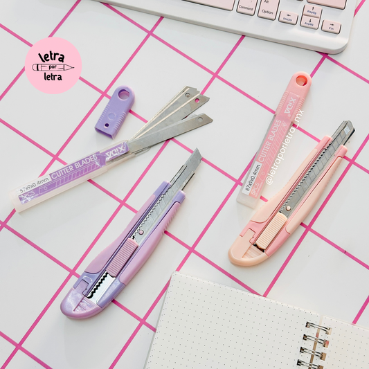 Cutter con repuestos