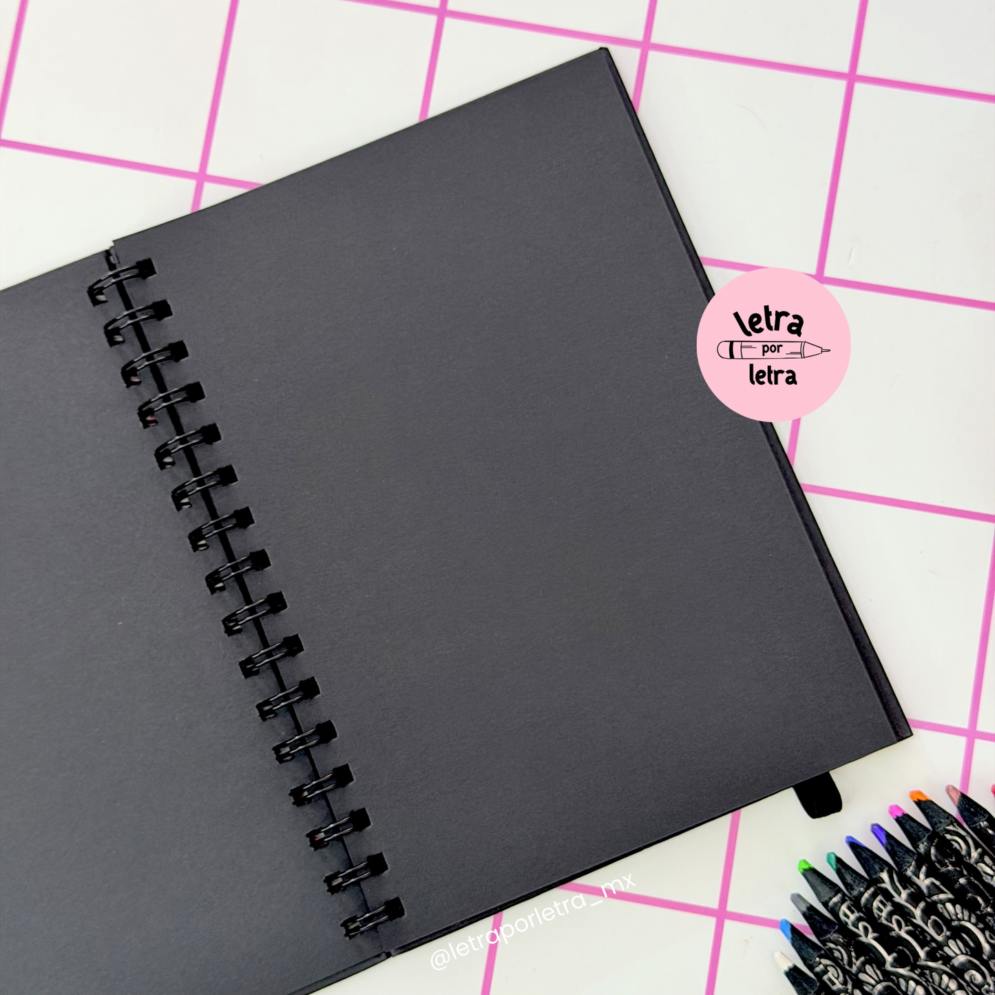 Sketchbook de hoja negra