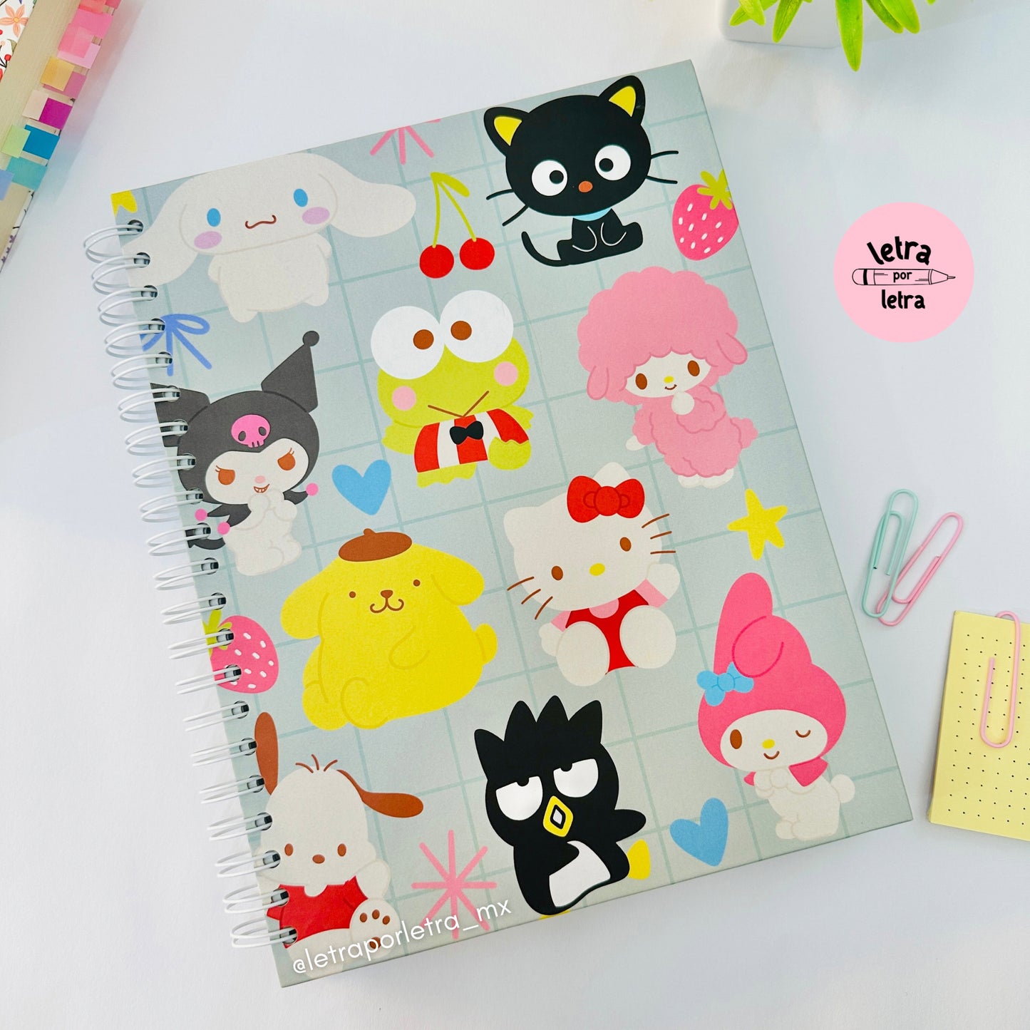 Libreta Sanrio francesa
